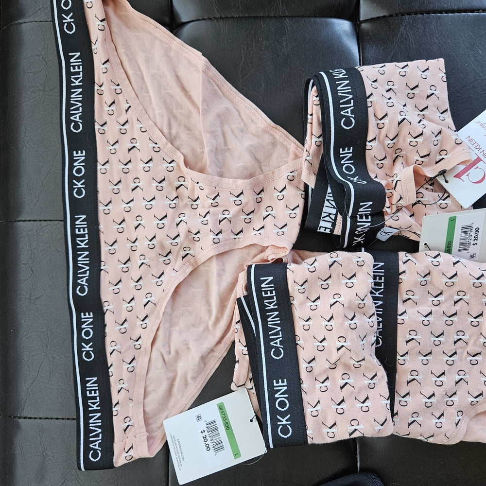 Calvin Klein Women's Pink Bikini panties